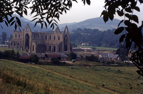 29 Aug 1981 · Wales: Day 1: Home to St Briavels Castle YH
