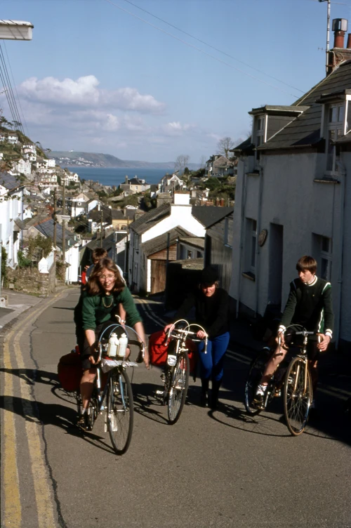09 Apr 1982 · Cornwall: Day 1: Home to Golant YH
