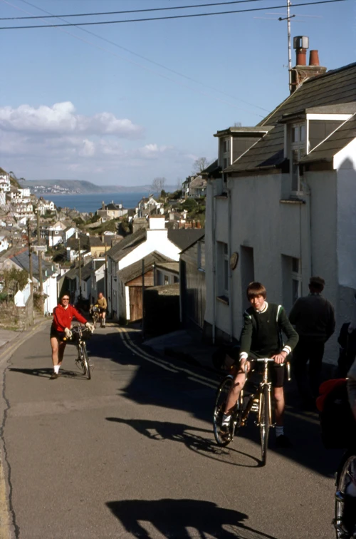 09 Apr 1982 · Cornwall: Day 1: Home to Golant YH