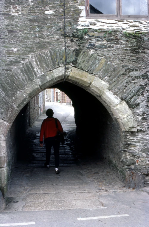 10 Apr 1982 · Cornwall: Day 2: Golant to Tintagel YH