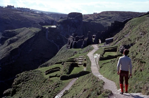 11 Apr 1982 · Cornwall: Day 3: Tintagel to Elmscott YH