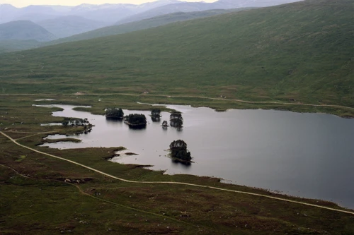 17 Aug 1984 · Scottish Highlands and Islands: Day 2, Loch Lomond to Loch Ossian YH