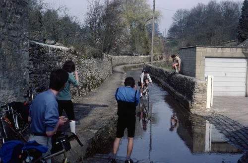21 Apr 1984 · Cotswolds: Day 2: Duntisbourne Abbots to Charlbury YH