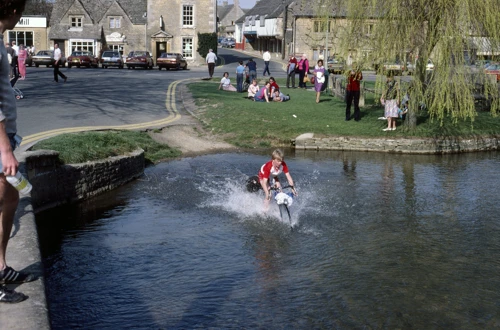 21 Apr 1984 · Cotswolds: Day 2: Duntisbourne Abbots to Charlbury YH