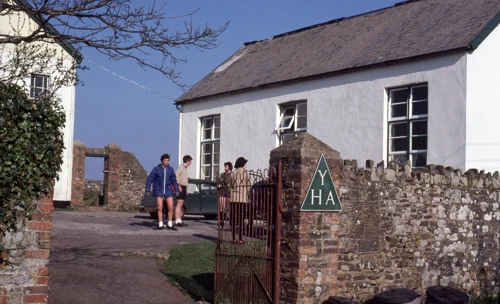 18 Apr 1981 · North Devon: Day 2: Elmscott to Instow YH