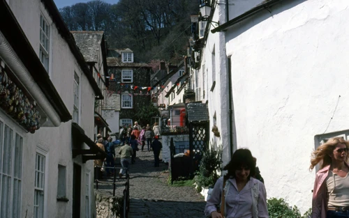 18 Apr 1981 · North Devon: Day 2: Elmscott to Instow YH